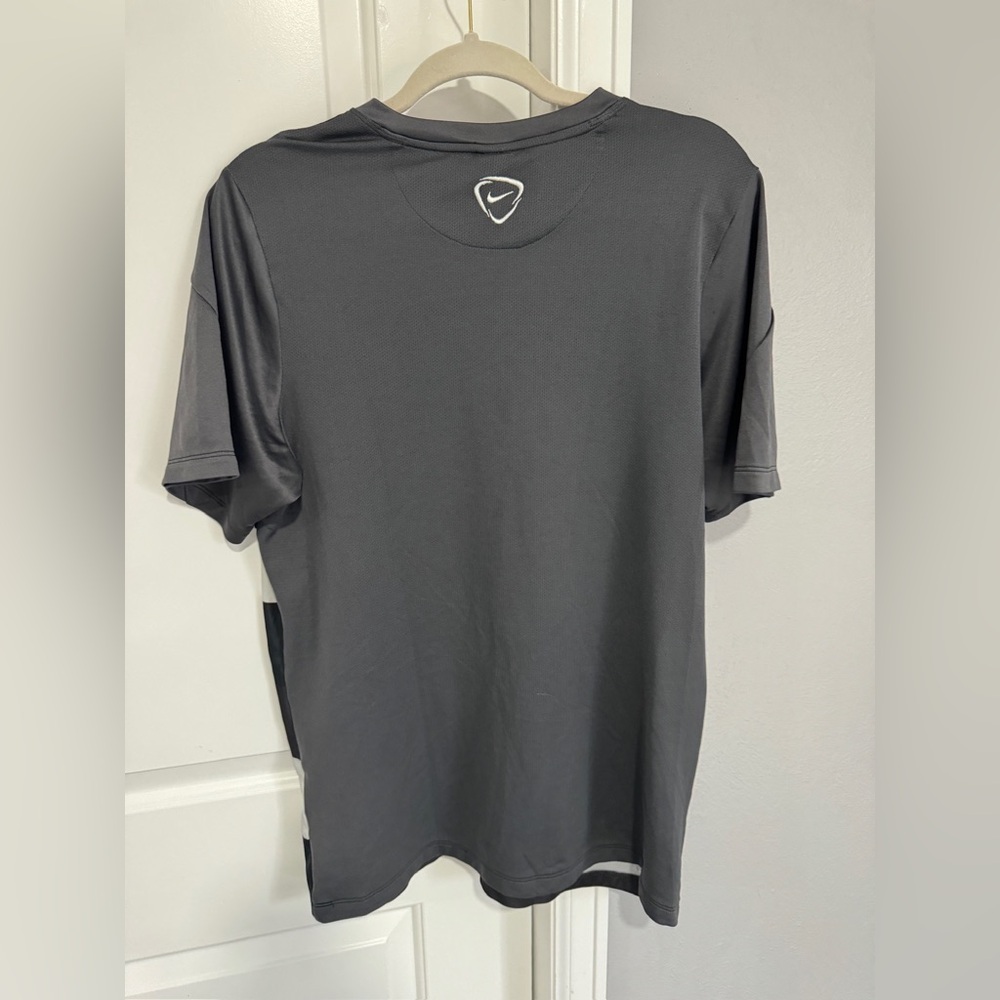 ⭐️SOLD⭐️ Men’s Black, White, and Gray Nike Team Dri-Fit Soccer Jersey - Picture 4 of 6